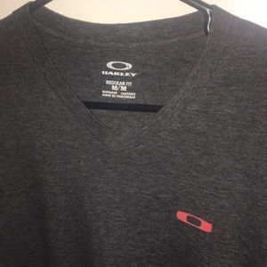 Men’s Gray Oakley V-Neck 
Size M